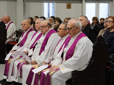 /aktualnosti/2025/12/Slavljena misa za pokojne katedralne služitelje (2).jpg