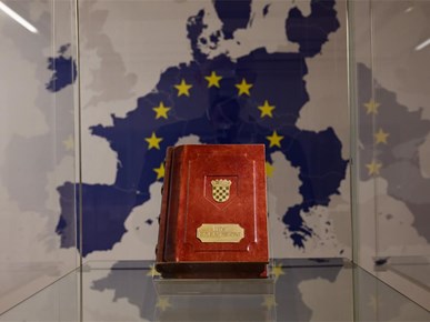 /aktualnosti/2025/Otvorena izložba U početku bijaše kraljevstvo u Galeriji Klovićevi dvori/Otvorena izložba U početku bijaše kraljevstvo u Galeriji Klovićevi dvori (7).jpg