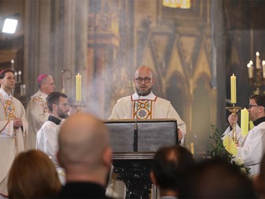 /aktualnosti/2026/B/260405 Nadbiskup Kutleša predvodio misu na Uskrs (32).JPG