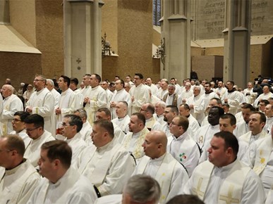 /aktualnosti/2026/B/Nadbiskup Kutleša predvodio Misu posvete ulja u Zagrebačkoj katedrali (22).JPG