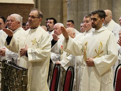 /aktualnosti/2026/B/Nadbiskup Kutleša predvodio Misu posvete ulja u Zagrebačkoj katedrali (28).JPG