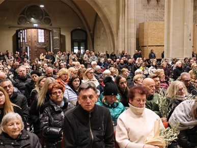 /aktualnosti/2026/B/Nadbiskup Kutleša predvodio misno slavlje Nedjelje Muke Gospodnje u Zagrebačkoj katedrali (26).JPG