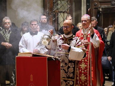 /aktualnosti/2026/B/Nadbiskup Kutleša predvodio misno slavlje Nedjelje Muke Gospodnje u Zagrebačkoj katedrali (6).JPG