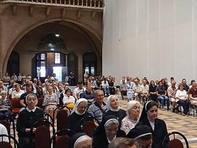 /aktualnosti/2026/C/Svjetski dan djedova i baka i starijih osoba u Zagrebačkoj katedrali (3).jpg