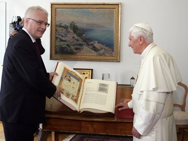 /multimedia/FOTO/Pohod pape Benedikta XVI Hrvatskoj/Pohod pape Benedikta XVI.  (11).jpg