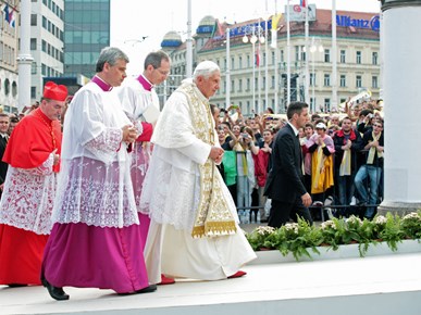 /multimedia/FOTO/Pohod pape Benedikta XVI Hrvatskoj/Pohod pape Benedikta XVI.  (32).jpg